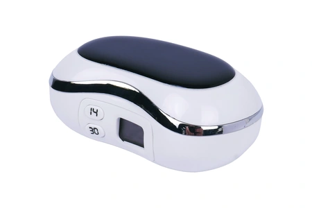 Juodas kontaktinių lęšių dėklas